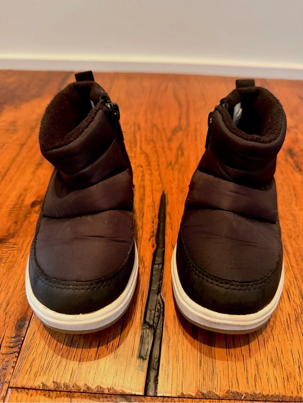 Cat & Jack Black Kids Puffer Boots with White Sole